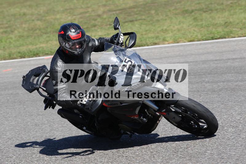 /Archiv-2025/48 25.08.2025 Cornu Master School ADR/gruen-vert/25